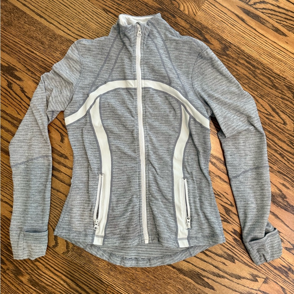 Lululemon Athletica Gray Fitted Zippered Top